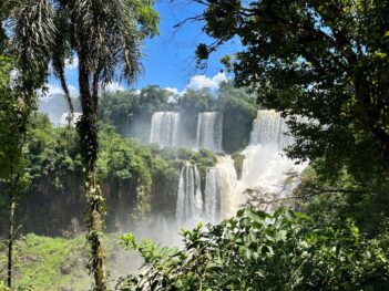 Vodopády Iguazu – ako sa tam dostať a ktorá strana je krajšia?